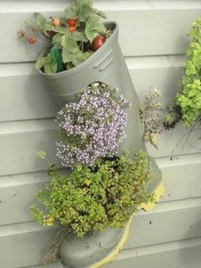 22 DIY Shoes Planter Ideas DIY to Make