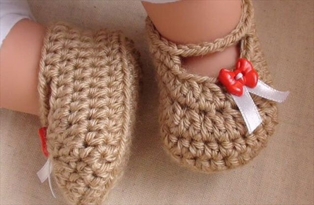 15 Super Easy Crochet Baby Booties | DIY to Make