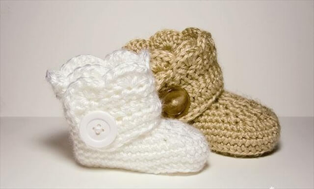 15 Super Easy Crochet Baby Booties | DIY to Make