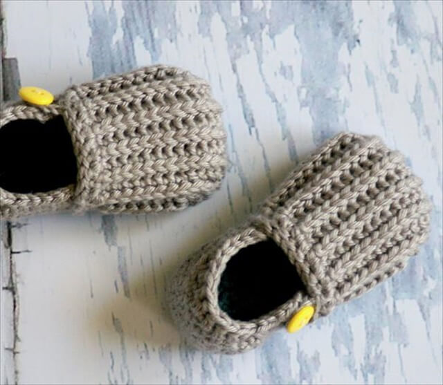 15 Super Easy Crochet Baby Booties DIY to Make