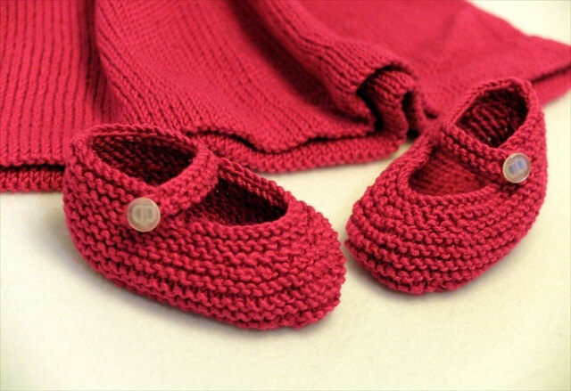 25 Easy Crochet Newborn Baby Booties DIY to Make
