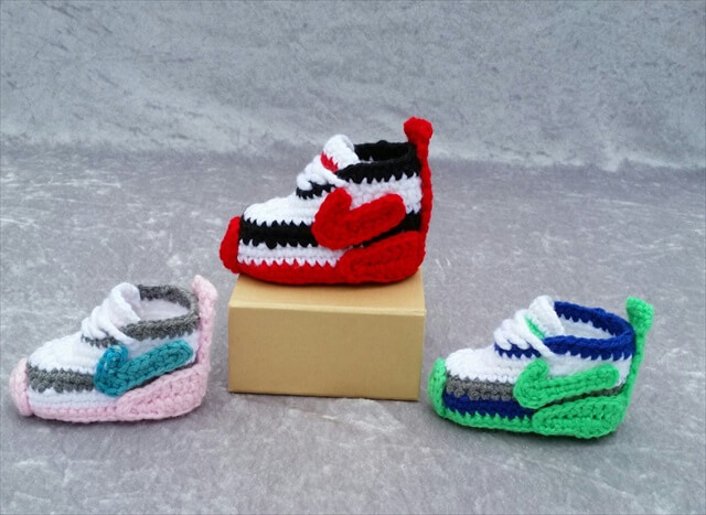 25 Easy Crochet Newborn Baby Booties DIY to Make