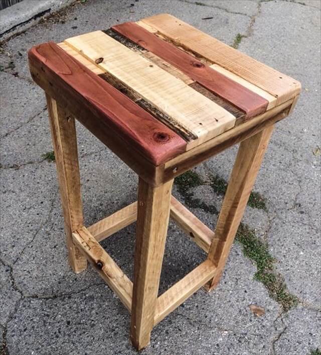 26 DIY Pallet Side Table | DIY to Make