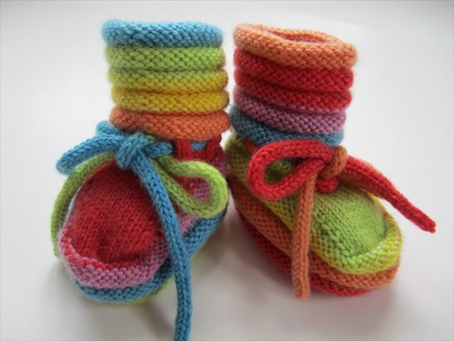 25 Easy Crochet Newborn Baby Booties DIY to Make