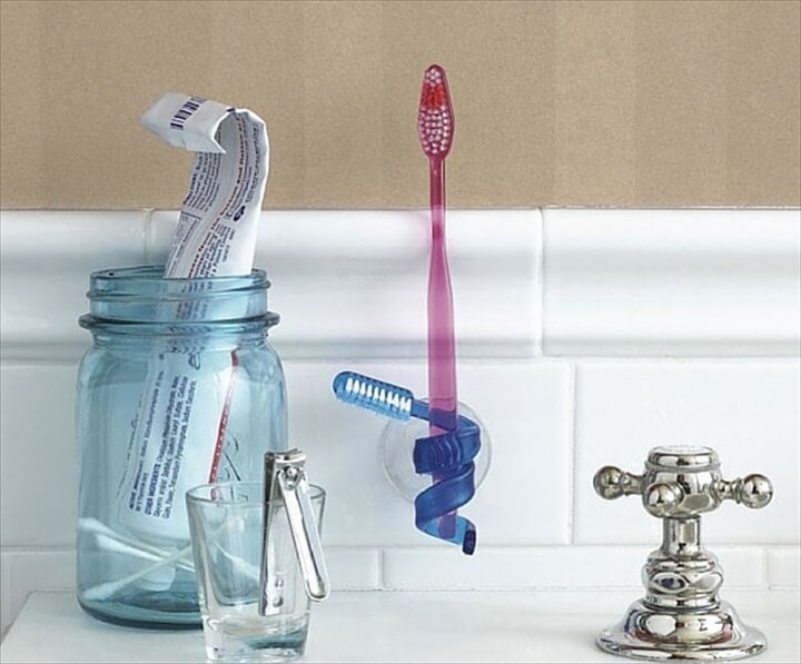24 DIY Toothbrush Holder Ideas | DIY to Make