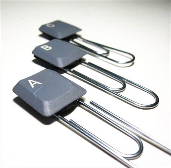 22 Upcycled Keyboard Keys Ideas DIY to Make