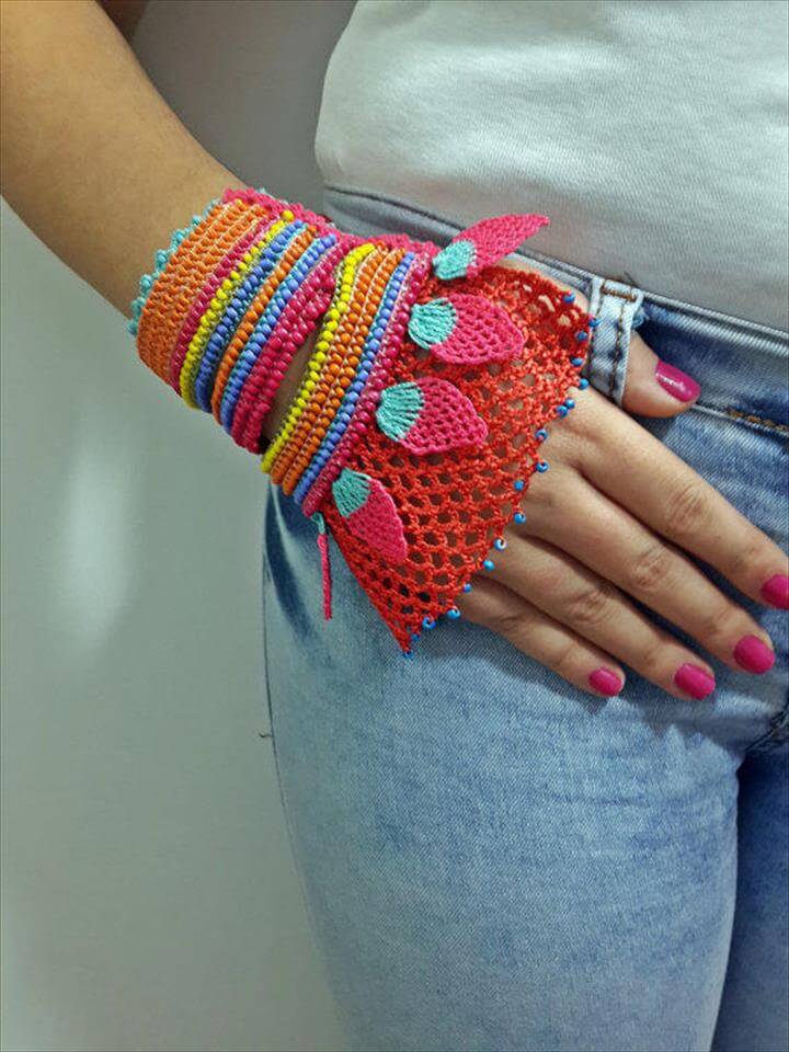 60 Eye-Catching Crochet Bracelet Tutorials | DIY to Make