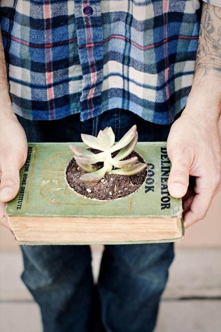 25 Easy Things To Do With Old Books DIY to Make