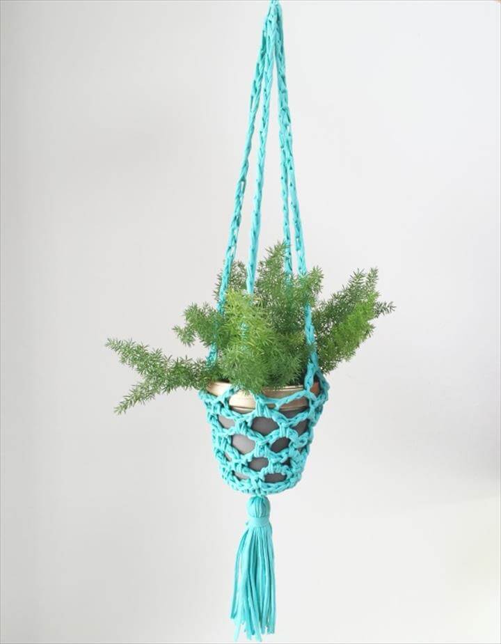 13 Easy Crochet Flower Pot Hanging DIY To Make 13 Easy Crochet Flower Pot Hanging DIY To Make
