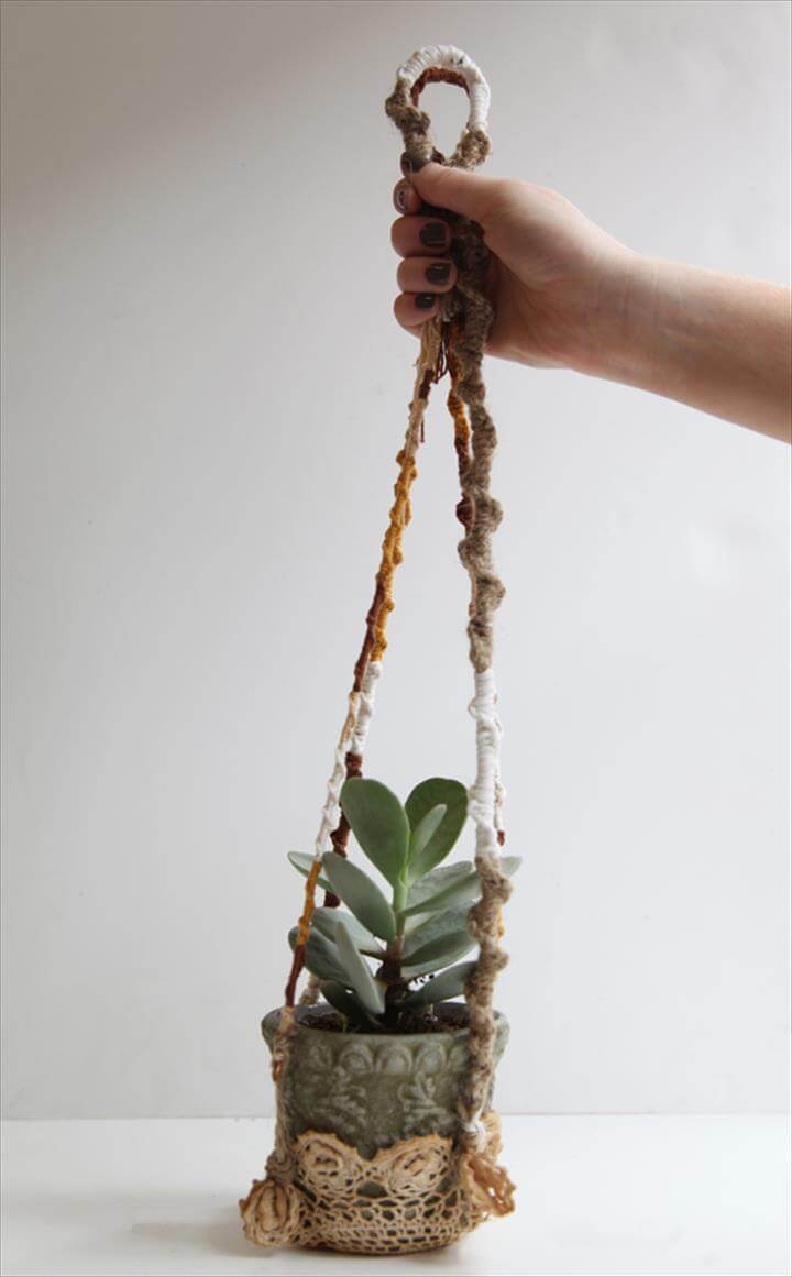 13 Easy Crochet Flower Pot Hanging DIY to Make