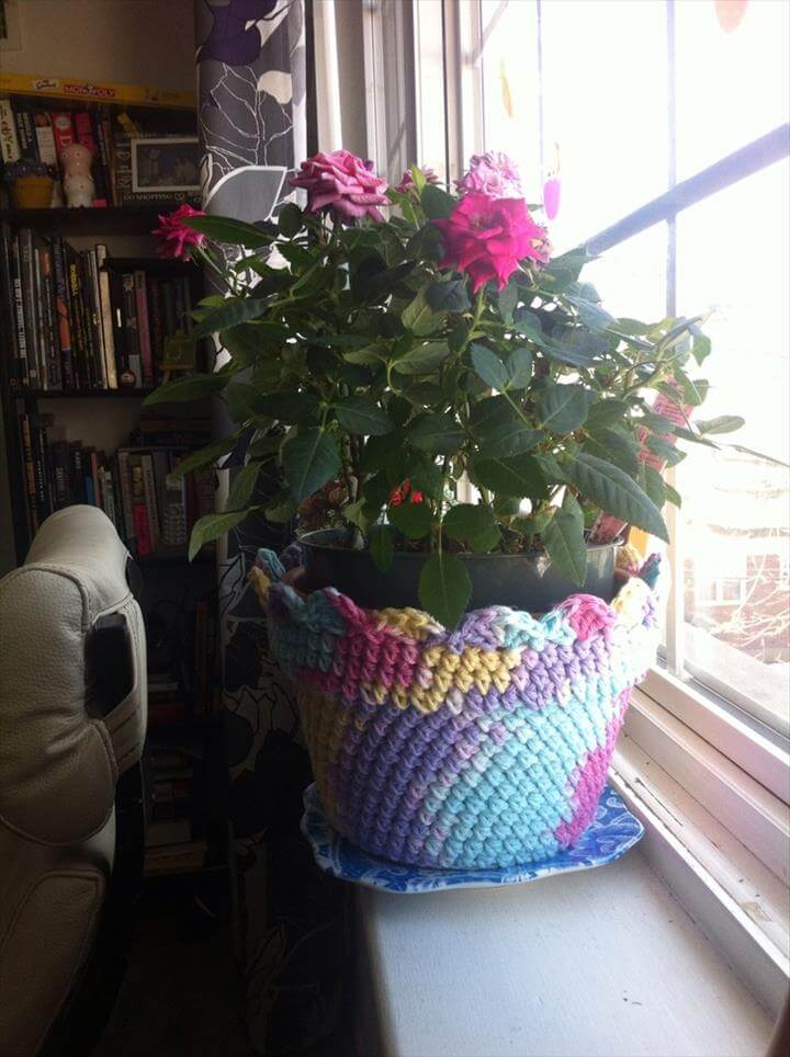 33 Easy Crochet Flower Pot & Plant Cover Ideas | DIY to Make