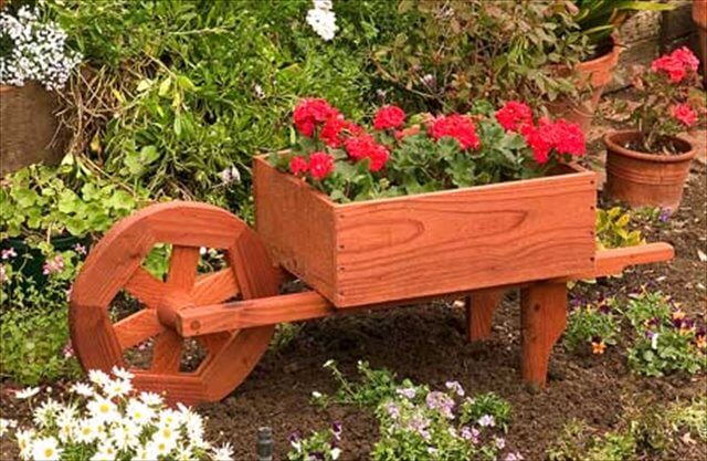 10 DIY Wooden Wheelbarrow Planter