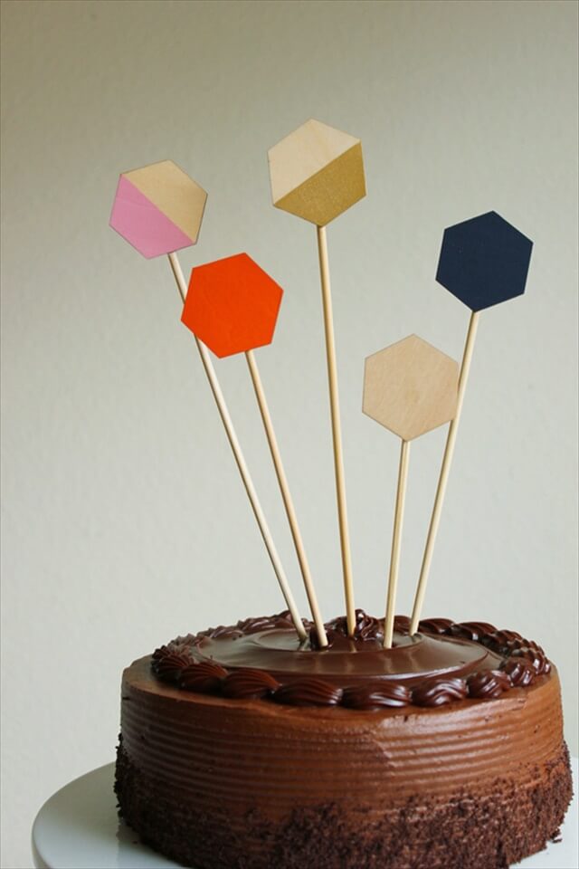 10 DIY Cake Topper Ideas 10 DIY Cake Topper Ideas