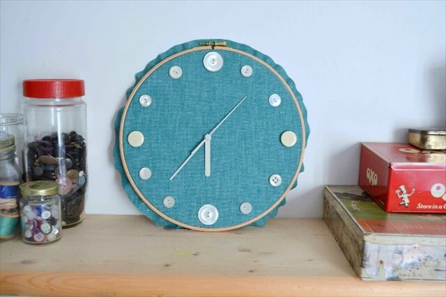 DIY Embroider y Hoop Clock