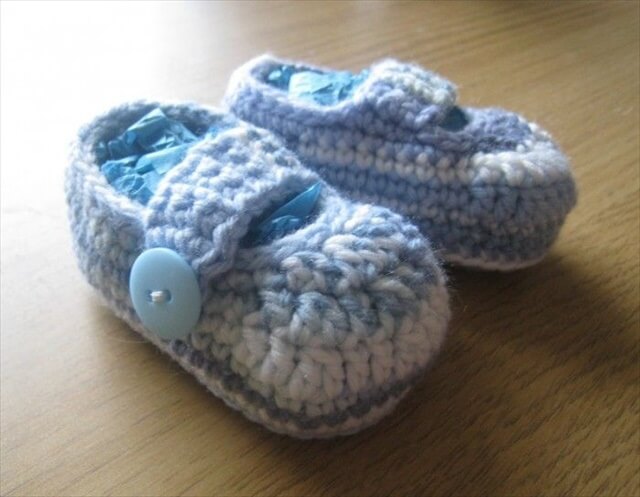 15 Super Easy Crochet Baby Booties