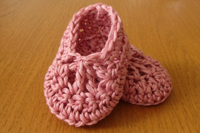 EASY crochet baby ballet slippers - dainty crochet baby booties