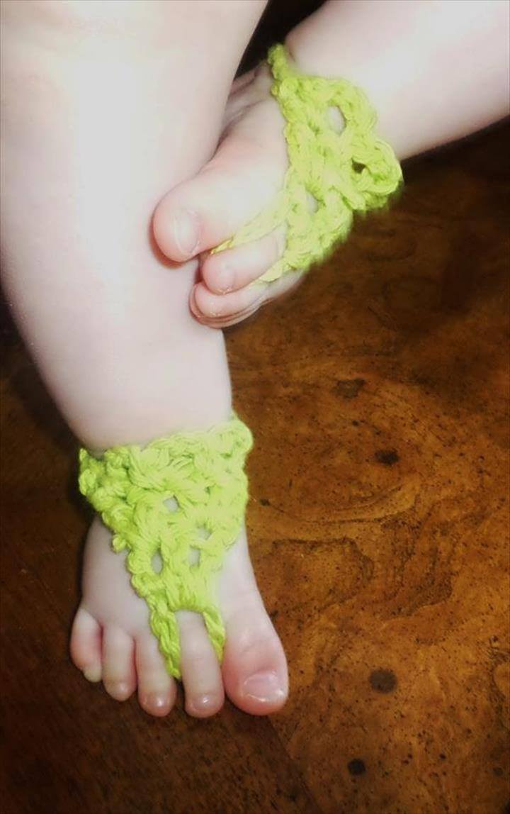 Crochet Barefoot Sandals tutorial for a baby