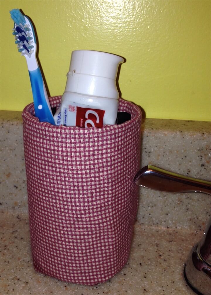 24 DIY Toothbrush Holder Ideas