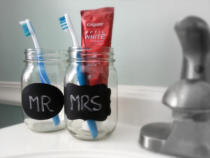 24 DIY Toothbrush Holder Ideas