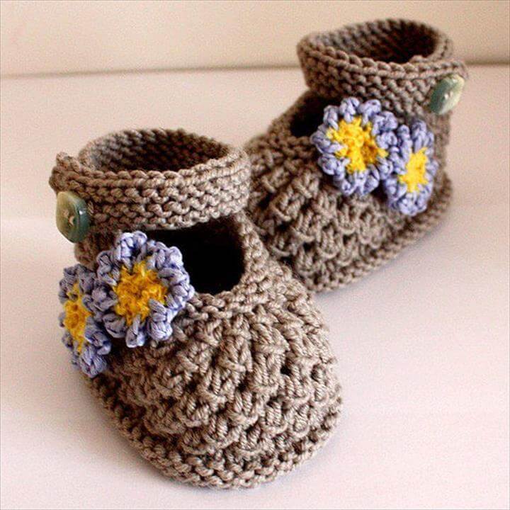 32 Quick &amp; Easy To Make Things From Crocheting