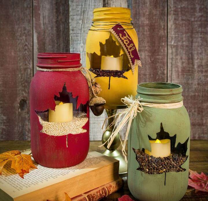 Kreidefarbe und Stencil Leaf Mason Jar Centerpiece Mason Jar Christmas Centerpiece