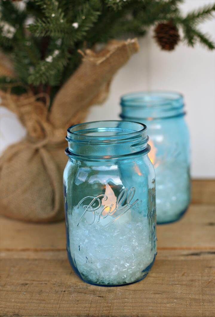 Easy Holiday Mason Jar Centerpiece Idea