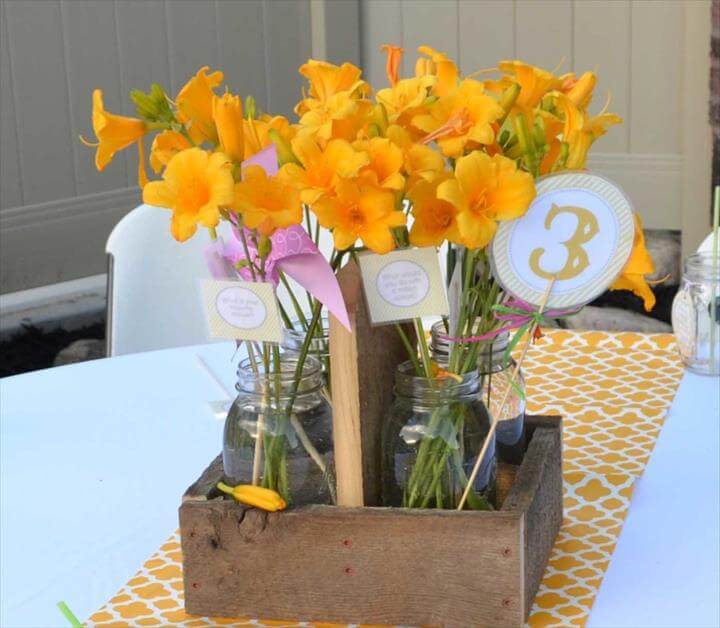 Het perfecte centerpiece voor een rustieke bruiloft of feest! Gratis Plannen voor een DIY vierkant