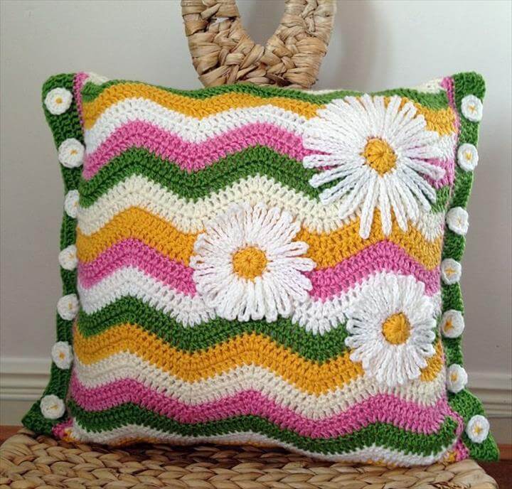 18 Beautiful Free Crochet Pillow & Cushion Patterns