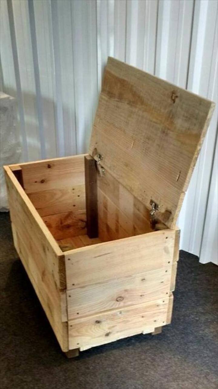 Chest Made of Pallet Wood