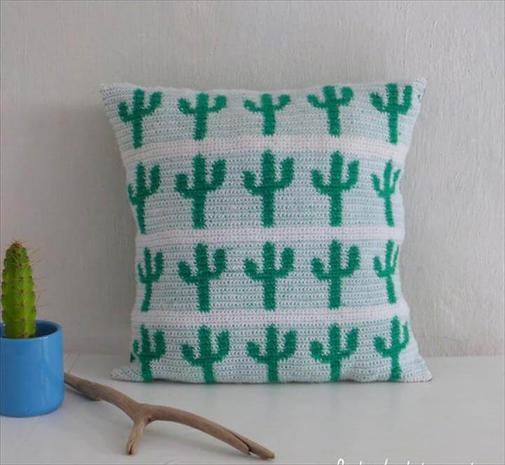 crochet cactus tapestry pillow pattern