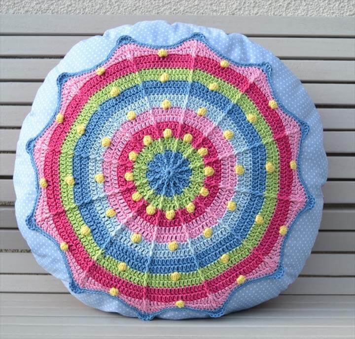 20 Crochet Pillow Ideas