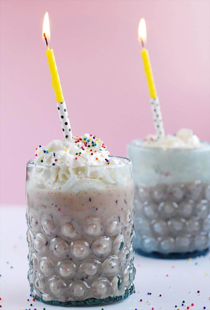 narozeniny smoothies + svíčka brčka