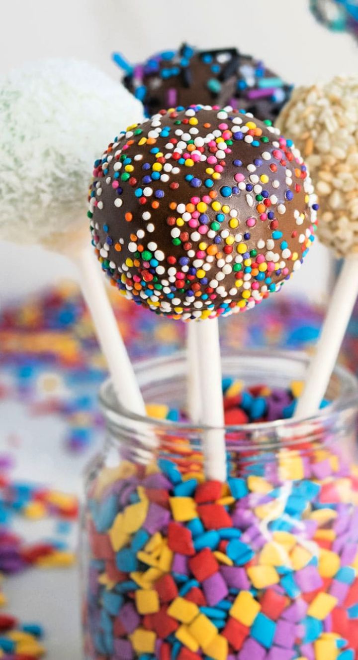 How To Make Cake Pops And Cake Balls