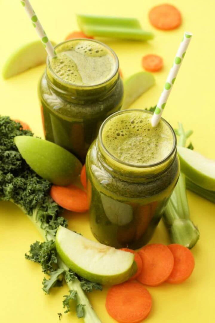 Make A Apple Carrot Celery And Kale Juice 1
