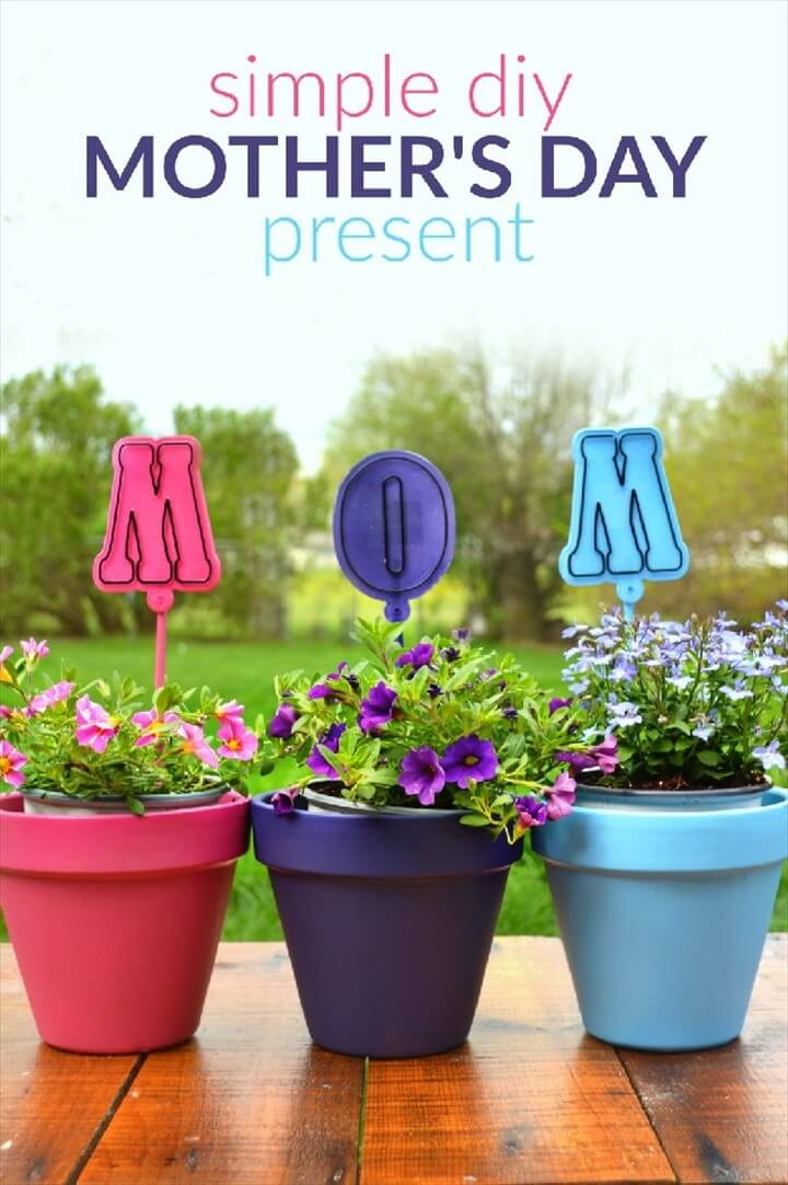 Spray Painted Flower Pots For Mother’s Day