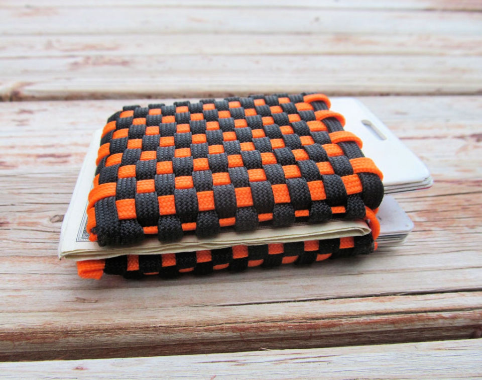 40 Best Paracord Projects and Crafts {2021 Updated}