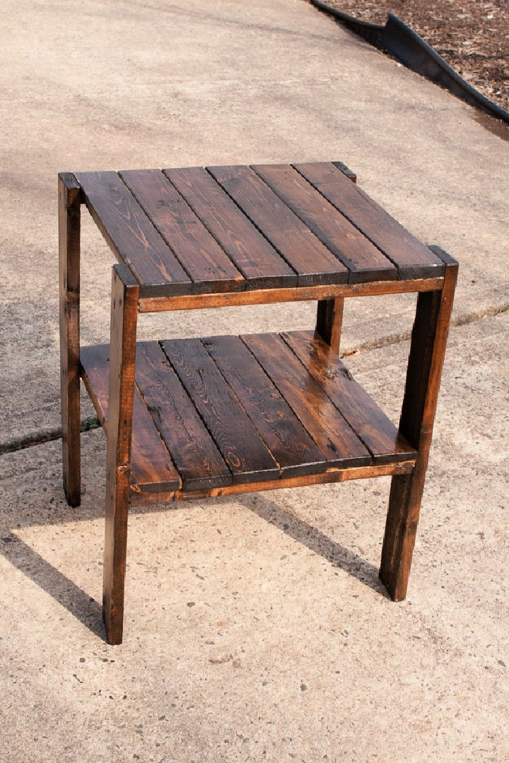 20 Best DIY Pallet Side Table Plans {2021 Updated}