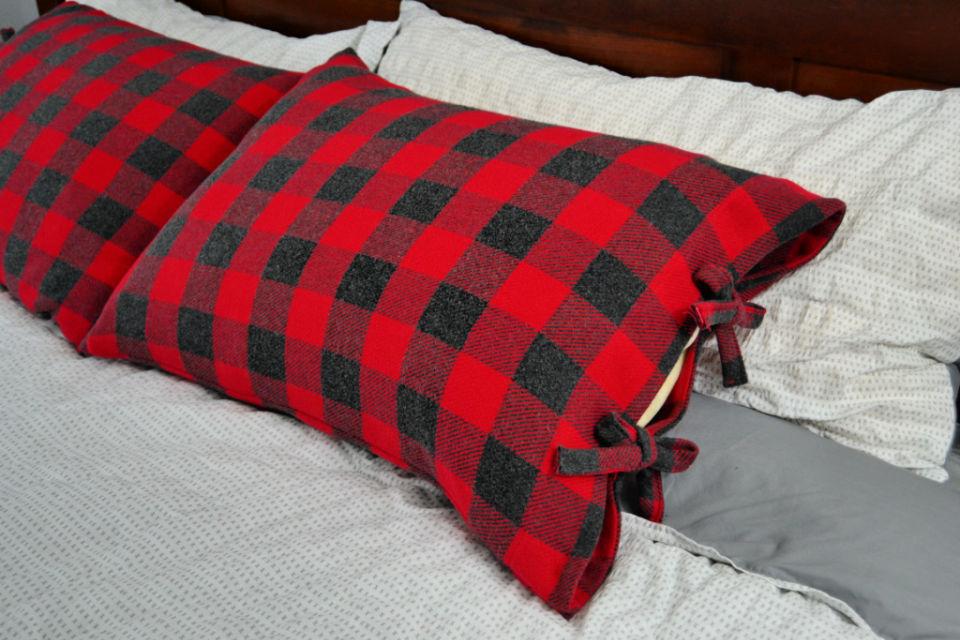 Bed Pillow Case with Ties