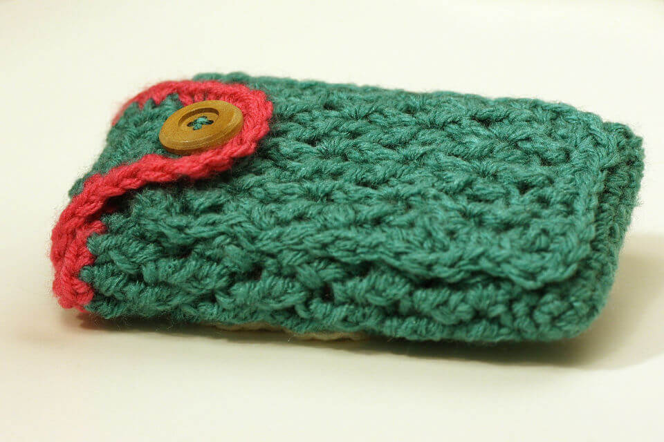 30 Free Crochet Phone Case Patterns {2021 Updated}