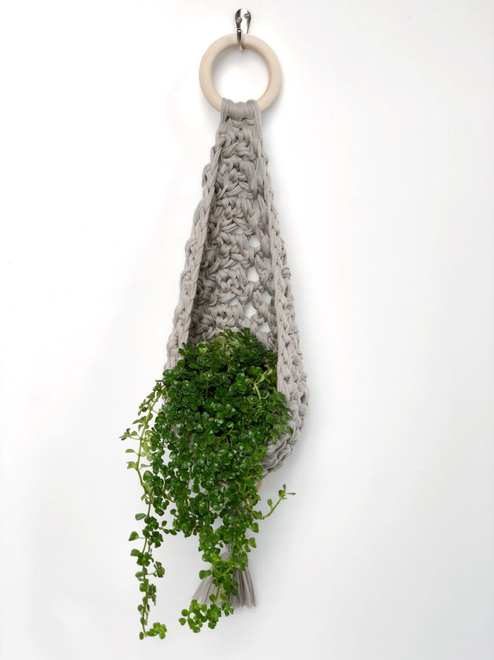 20 Free Crochet Plant Hanger Patterns To Show Off Your Plants DIY to Make