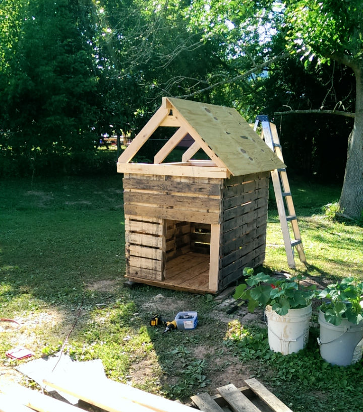 15 Free DIY Pallet Dog House Plans – DIY to Make