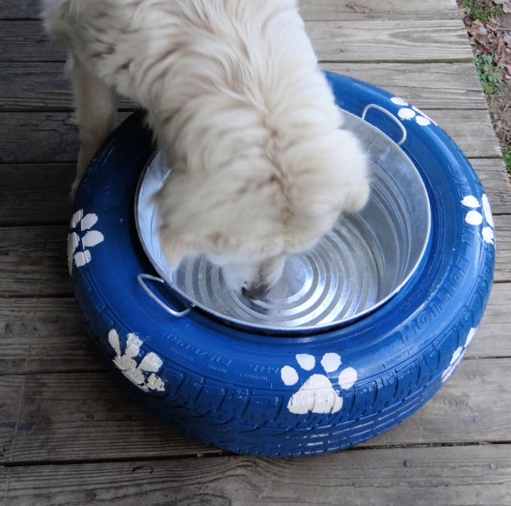 Recycled Tire Spill Proof Dog Bowl