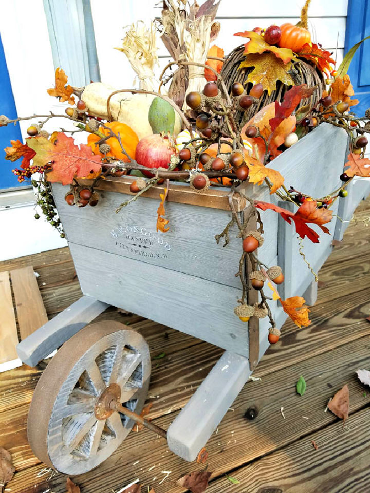 15 Wooden Wheelbarrow Planter Ideas DIY to Make